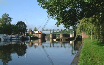 Boote an der Ritterhuder Schleuse