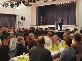 Zusehen ist der Bürgermeister während seiner Rede beim Ehrenamtstag 2022.&nbsp;&copy;&nbsp;Gemeinde Ritterhude