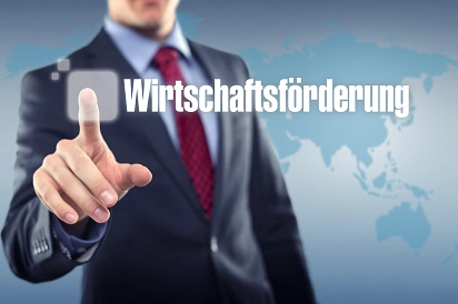 Zusehen ist ein Mensch, der auf das Wort "Wirtschaftsförderung" zeigt.&nbsp;&copy;&nbsp;fotolia
